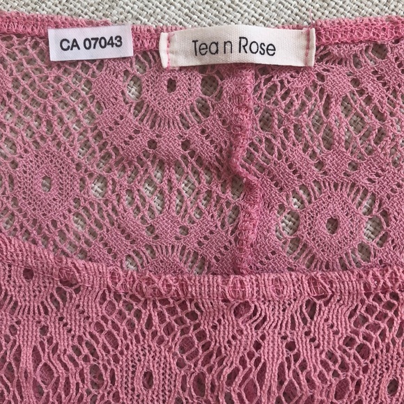 Tea n Rose Crochet Look Top - Picture 2 of 14